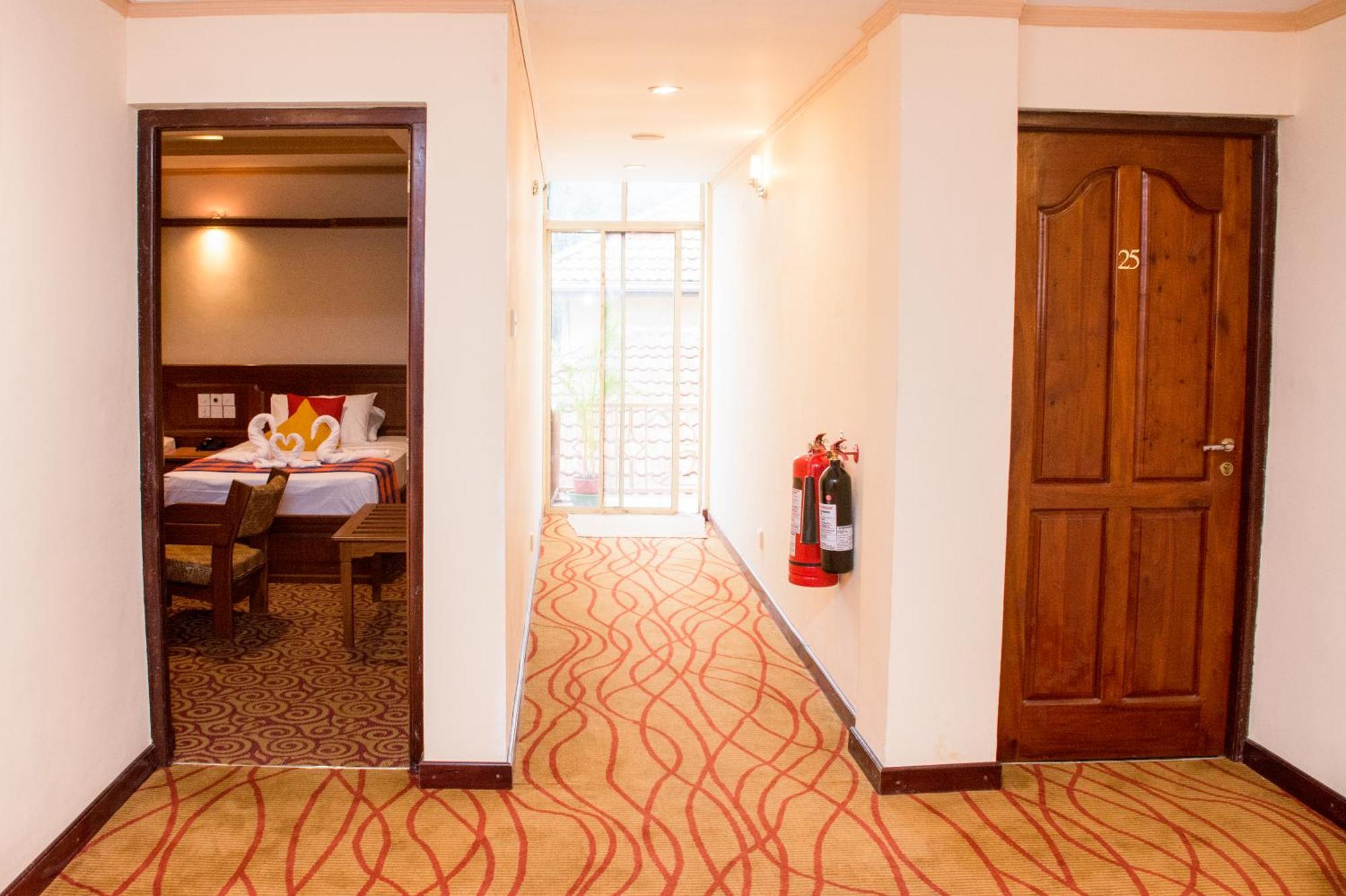 HOTEL LAKEFIELD Excellence Kandy Exterior foto